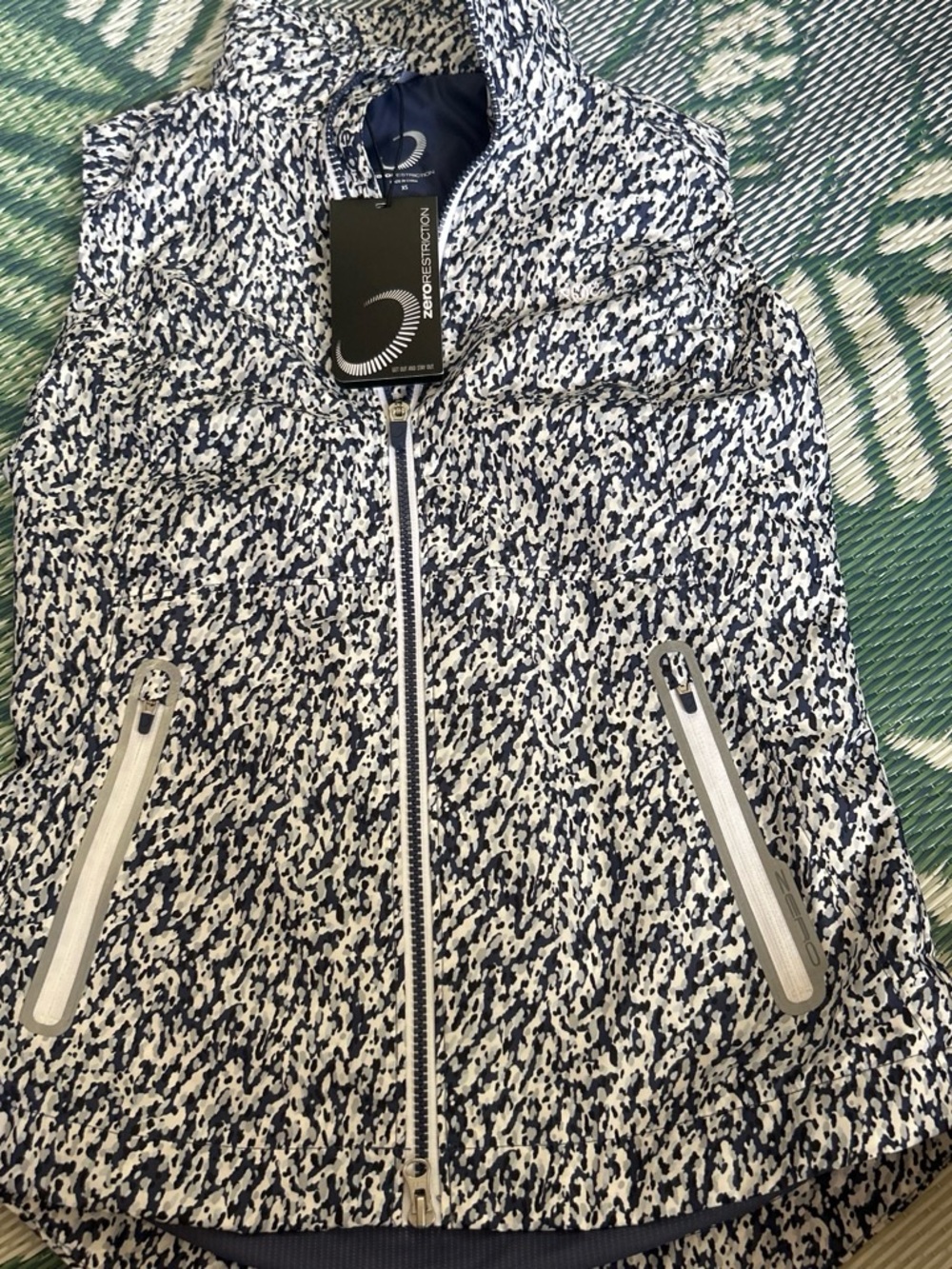 Zero restrictions Golf Vest for women